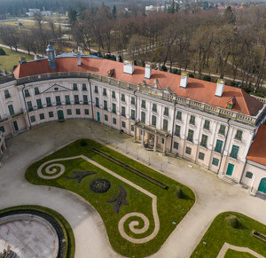 Eszterházy-kastély (nyugati szárny) és hercegi istálló