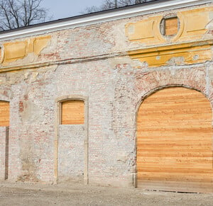 Eszterházy-kastély (nyugati szárny) és hercegi istálló