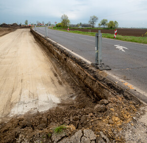 33-as út felújítása és bővítése, új körforgalmi csomópont létesítése