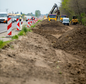 33-as út felújítása és bővítése, új körforgalmi csomópont létesítése