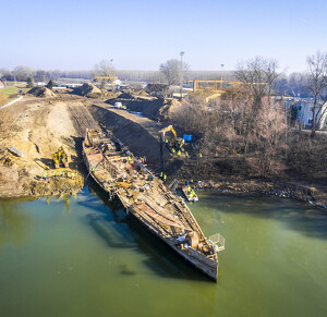 Szőke Tisza gőzhajó kiemelés