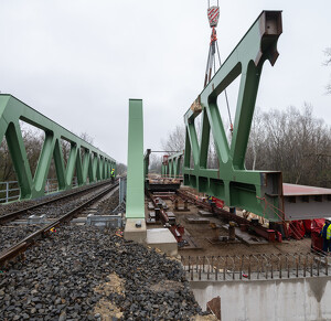 Budapest-Belgrád vasútvonal, vasúti hídelem beemelés