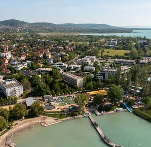 Balatonfüred - Esterházy strand és élményfürdő - Új épület