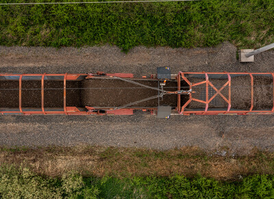 Csorna - Vasúti pálya felújítás, ágyazatrostálás