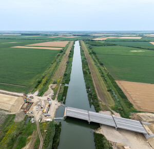 M4 Törökszentmiklós Vadátjáró és Nagykunsági főcsatorna híd 