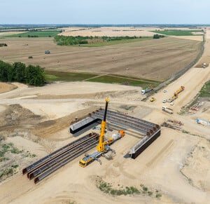 M4 Törökszentmiklós Vadátjáró és Nagykunsági főcsatorna híd 