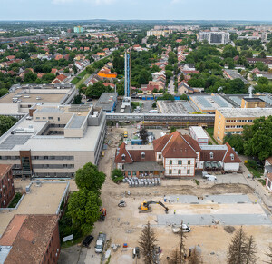 Székesfehérvári kórház parkoló, közlekedőfolyosó