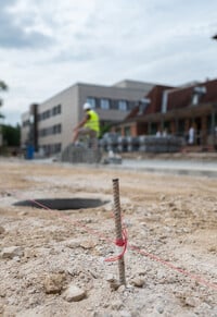 Székesfehérvári kórház parkoló, közlekedőfolyosó