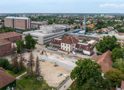 Székesfehérvári kórház parkoló, közlekedőfolyosó