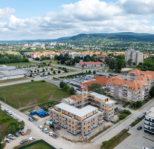 Tatabánya, Leier társasház építés