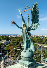 Gábriel Arkangyal szobor állványzat