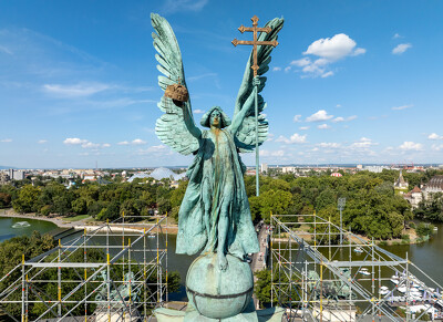 Gábriel Arkangyal szobor állványzat