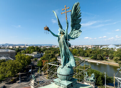 Gábriel Arkangyal szobor állványzat