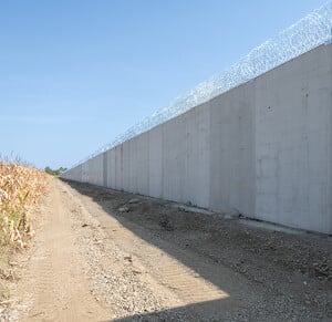 Leier Csengeri börtönfal és egyéb elemek 